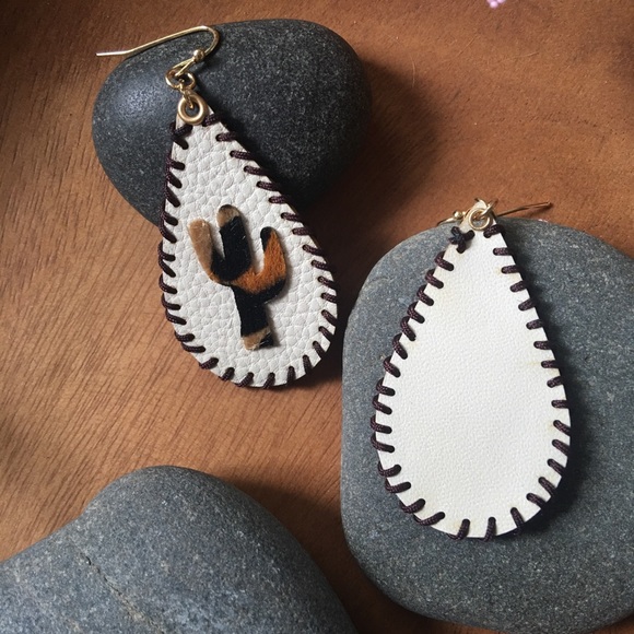 🌵See me grow cactus tear drop earrings - Picture 4 of 4